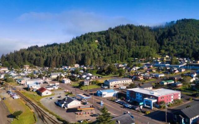 The Garibaldi House Inn & Suites