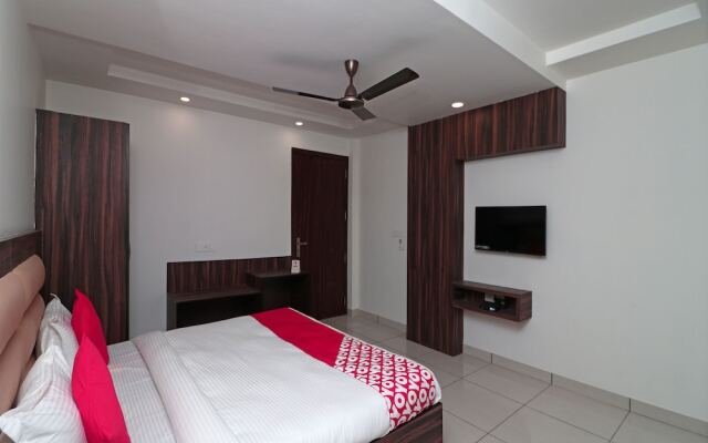 OYO 15116 Woods Inn