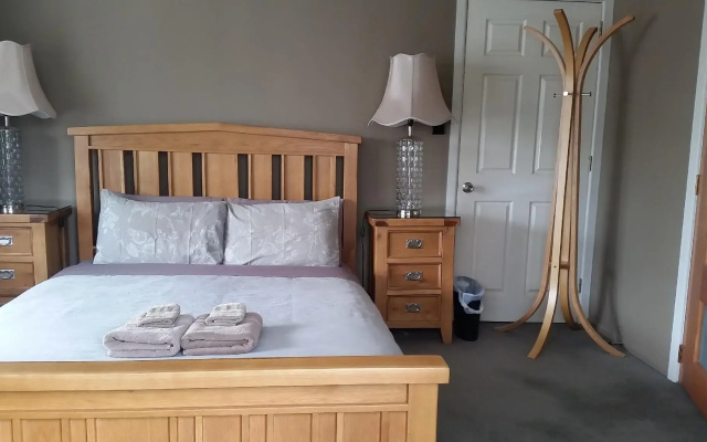 Designer Cottage B&B