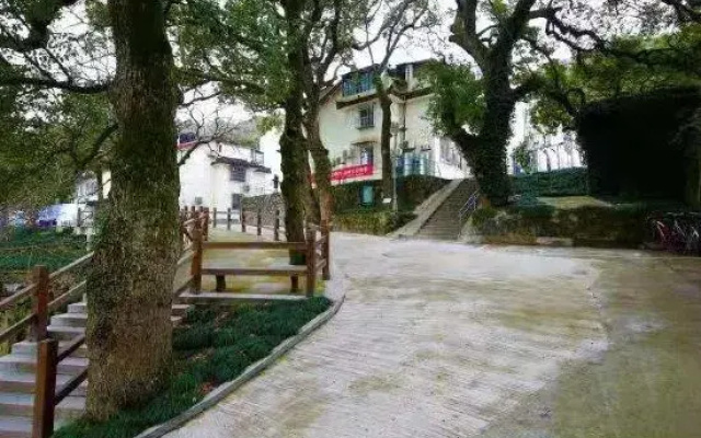 Zhoushan Putuo Mountain Buddha Farmhouse