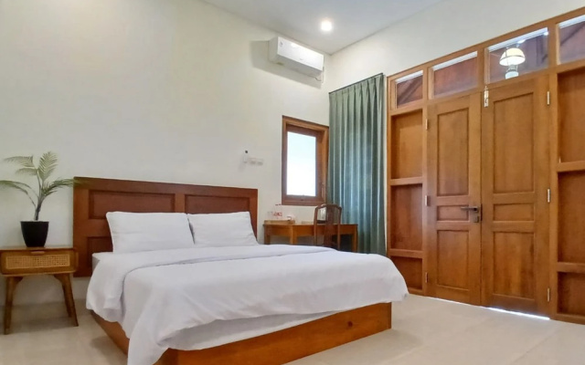 Kenewae Living Near Alun-Alun Wonosari Mitra RedDoorz – Guest Rooms – Wonosari