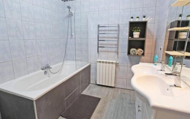 GregBnb-com - T2 50m2 - Jardin 80m2 - 15min gare