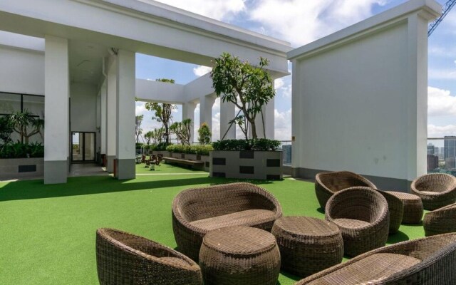 Ami Splendid Rooftop Garden