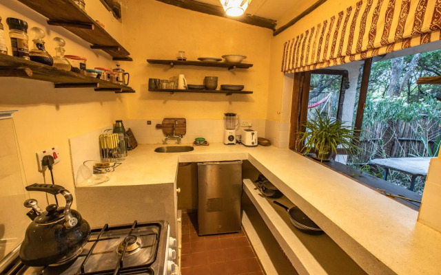 Ol Losowan House, Karen