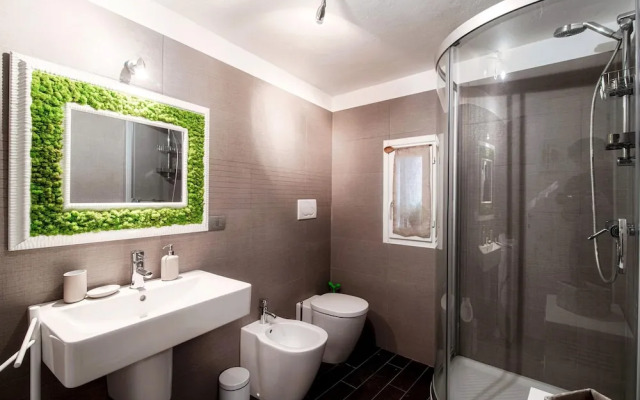 The Green Nest by Lake Como