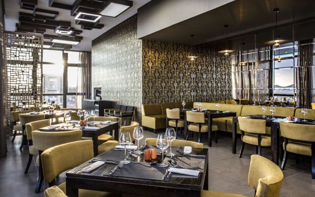 Avani Windhoek Hotel & Casino