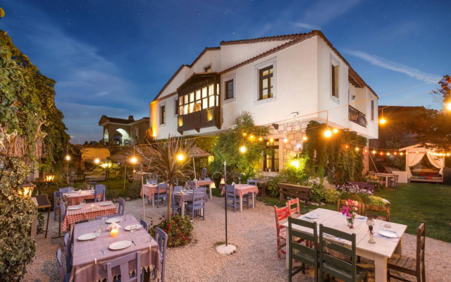 Sardunaki Konak Hotel