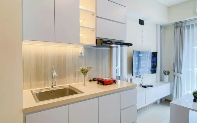 Minimalist Tidy 2Br At Meikarta Apartment