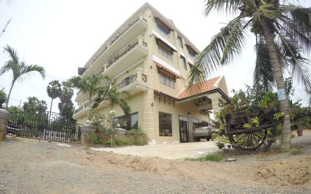 Blue Diamond Guest House - Hostel