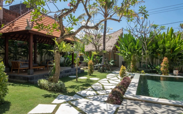 Mupu Jana G.House Keramas