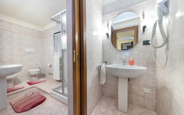 Residence Gardasee Apartments with Lake View