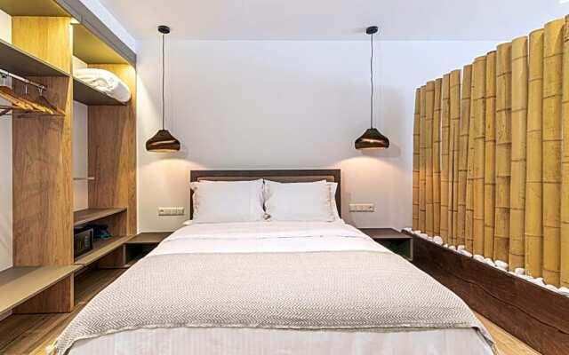 F & S Lounge Suites