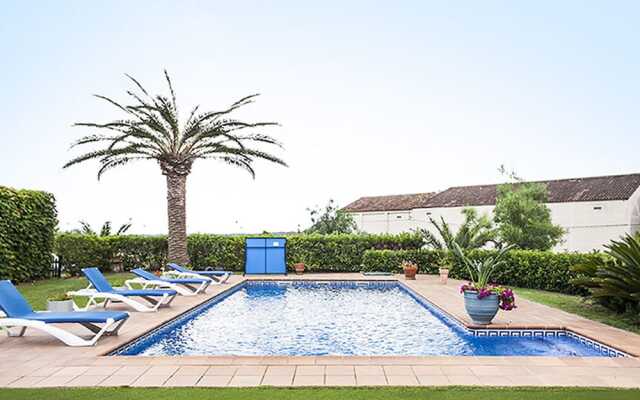 Captivating Holiday Home in Garriguella With Private Pool