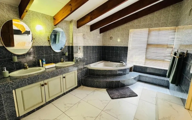 Villa Picasso - 3 Bed Villa