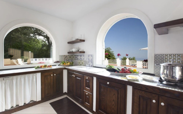 Exclusive Luxury Villa with Pool and Spa