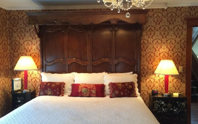 Ginkgo Tree Inn