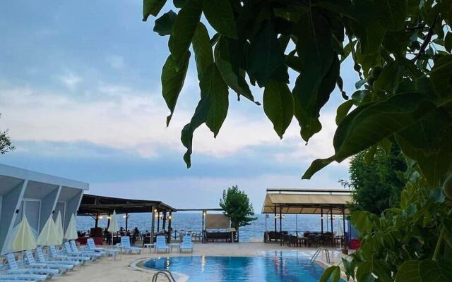 Uğur Beach Hotel