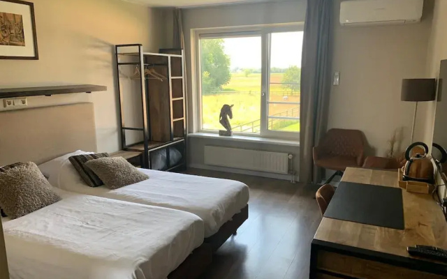 Human & Horse Hotel