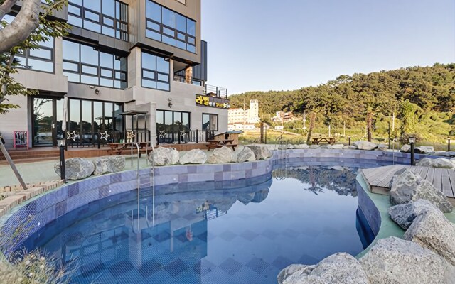 Namhae Rabyeol Pension