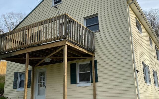 Country Living Patio Apartment in Town