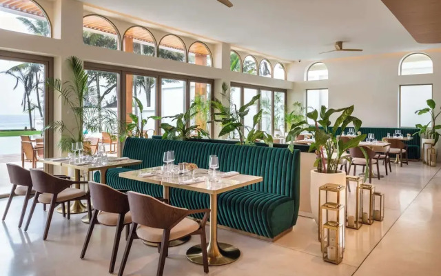 Radisson Collection Resort