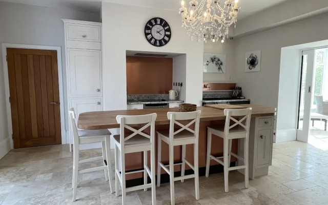 Stunning and Luxurious Manor House Holiday Home