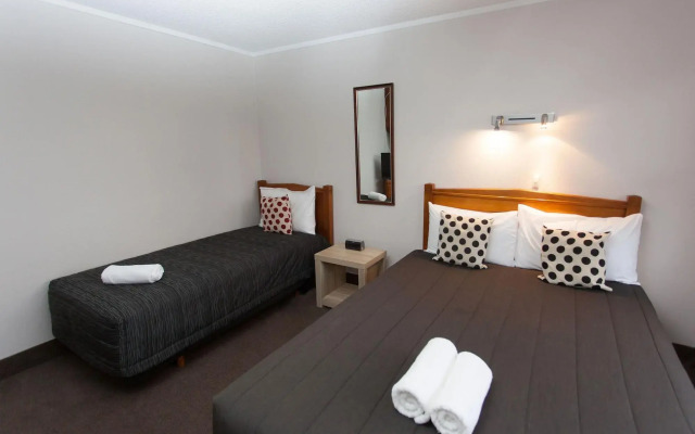 Alton Lodge Motel