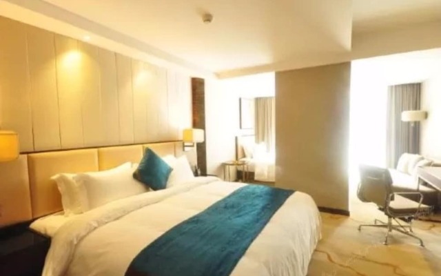 Ease World Hotel