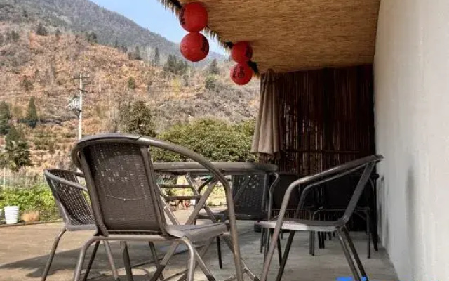 Shitai Mountain and Half Water Homestay