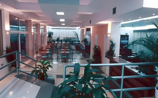 Adonis Hotel