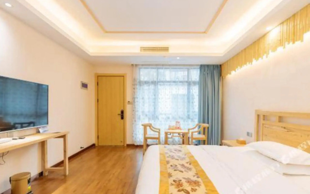 Mo Ni Tang Jia Hot Spring Inn