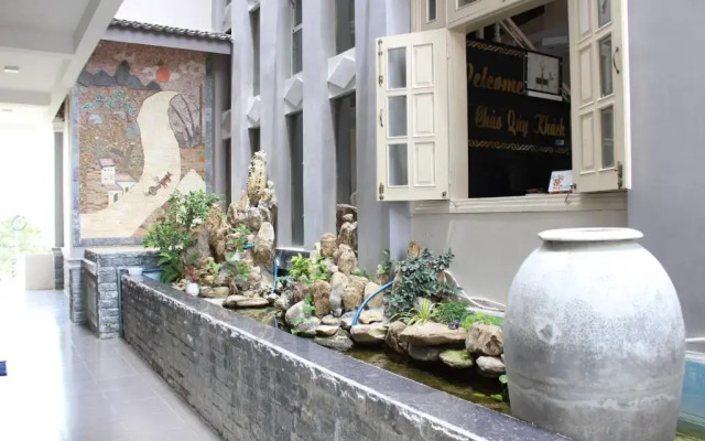 Quyet Thang Hotel & Beach