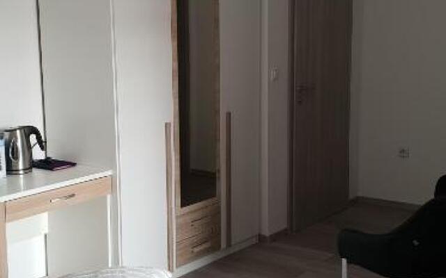 KE-TO Zagreb Airport Rooms