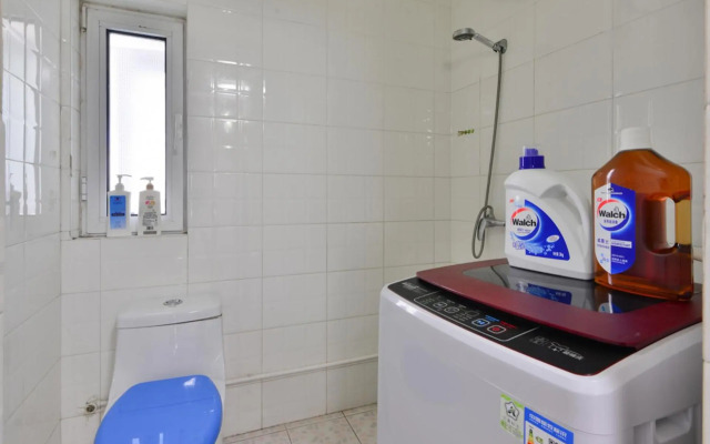 Locals Apartment House 90