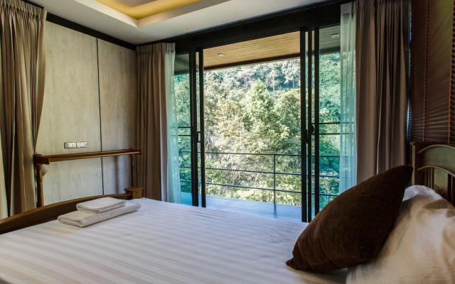 The Stream House at Mae Kampong