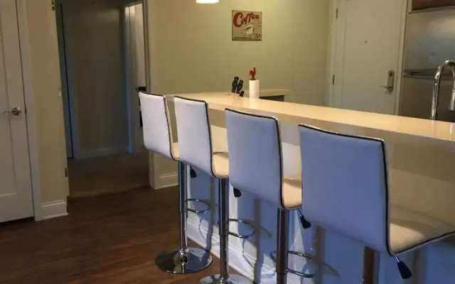 Luxury 2-Bedroom, 2-Bathroom with Pool and Views