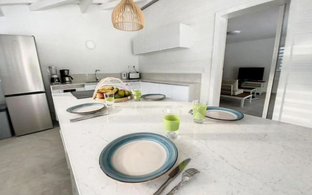 Marina Beach 2, between Anse Marcel marina and beach