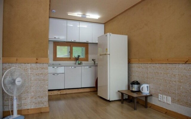 Gyeongju Healing Camp Glamping