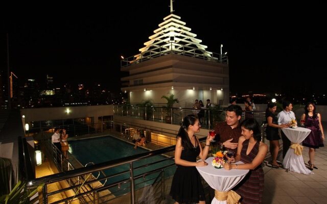 Herald Suites Solana