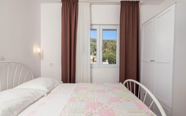 Amazing Apartment in Stara Novalja With Wifi and 1 Bedrooms