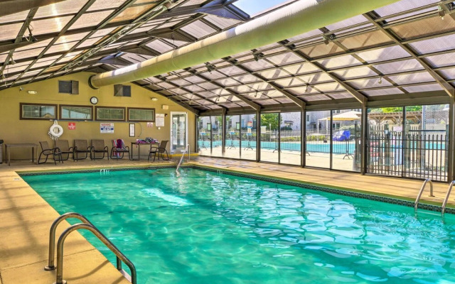 Fireplace, Indoor Pool Access! Family Branson Unit