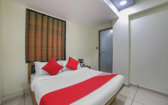 OYO 66877 Hotel VM Palace