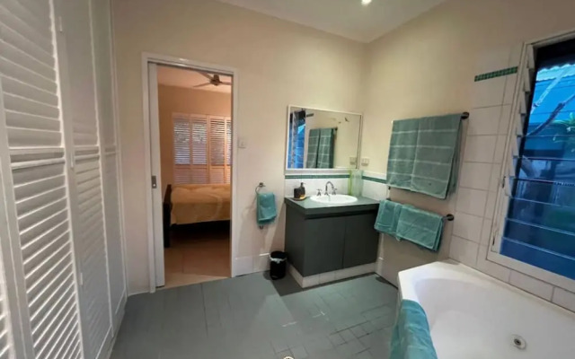 Entire holiday home in Cable Beach