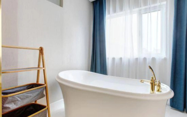 Lano Hotel ( Datong High Speed Rail Station Dongxin Xijiu Moore City ) – Bathroom – Datong
