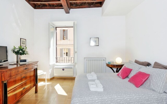 Charme Monti Small Terrace