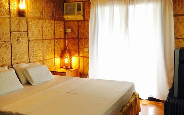 Bamboo House Beach Lodge & Restaurant