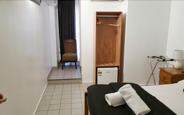 Airlie Waterfront Motel Accommodation