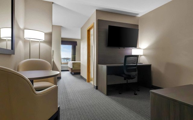 Super 8 by Wyndham Prince Albert