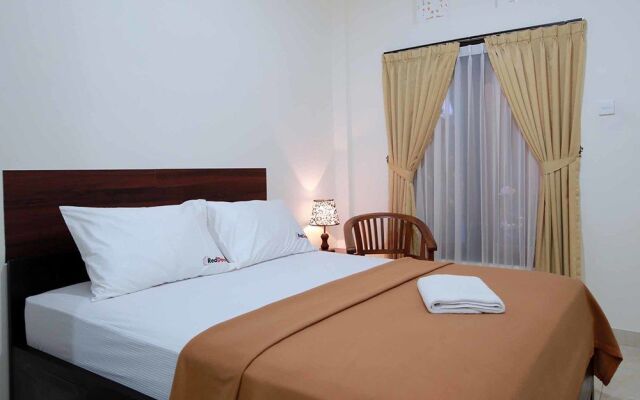 RedDoorz near Marlboro