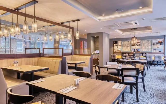 Premier Inn Manchester Portland St